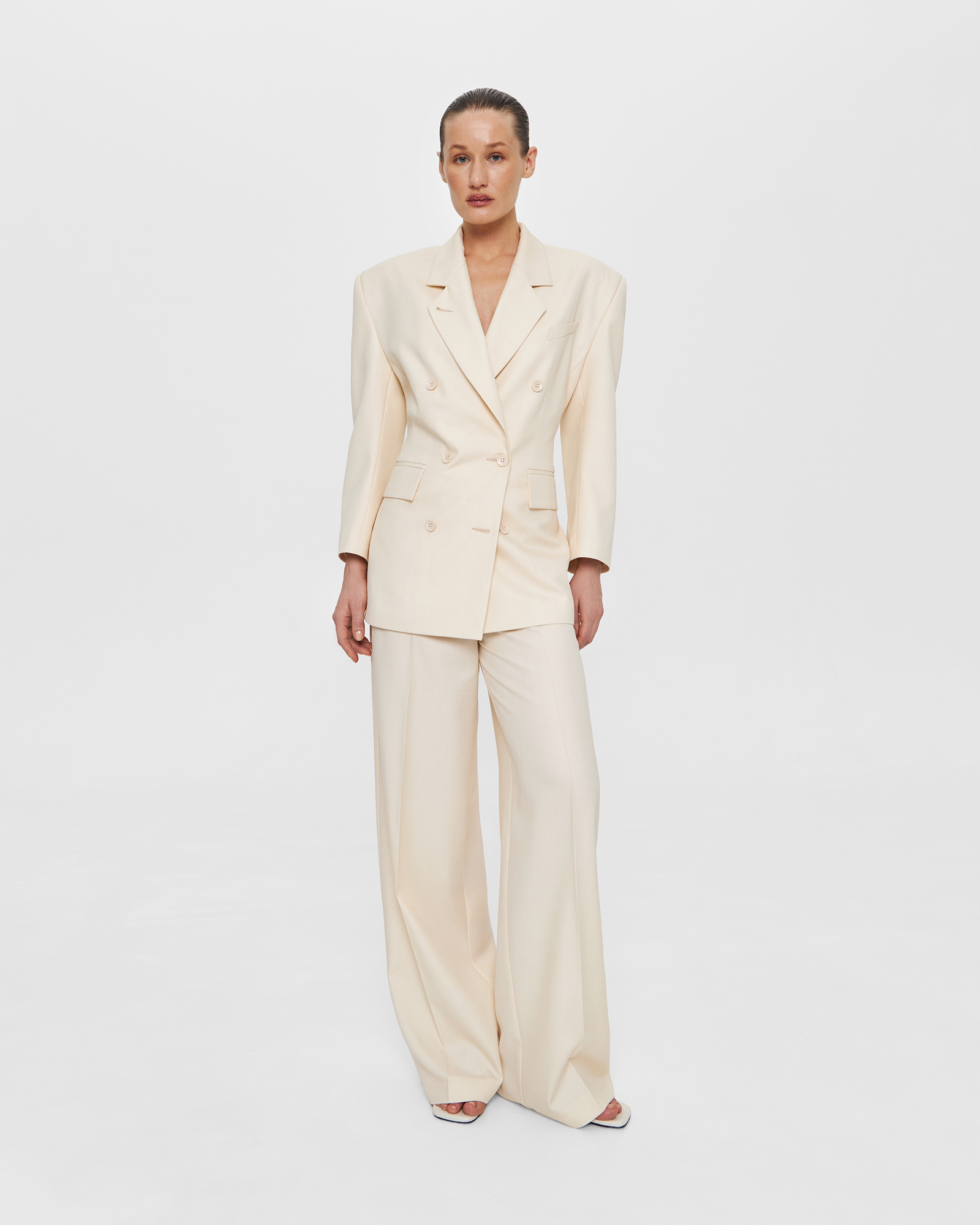 Пиджак со шнуровкой в сливочном цвете