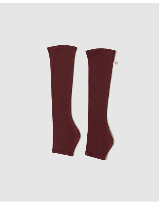 Носочки в бордовом цвете