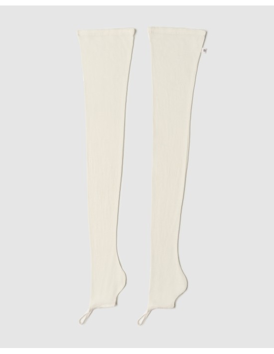 Чулки из тонкого трикотажа в молочном цвете