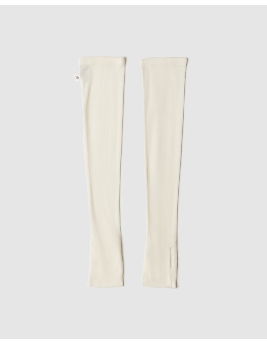 Манжеты из тонкого трикотажа в молочном цвете