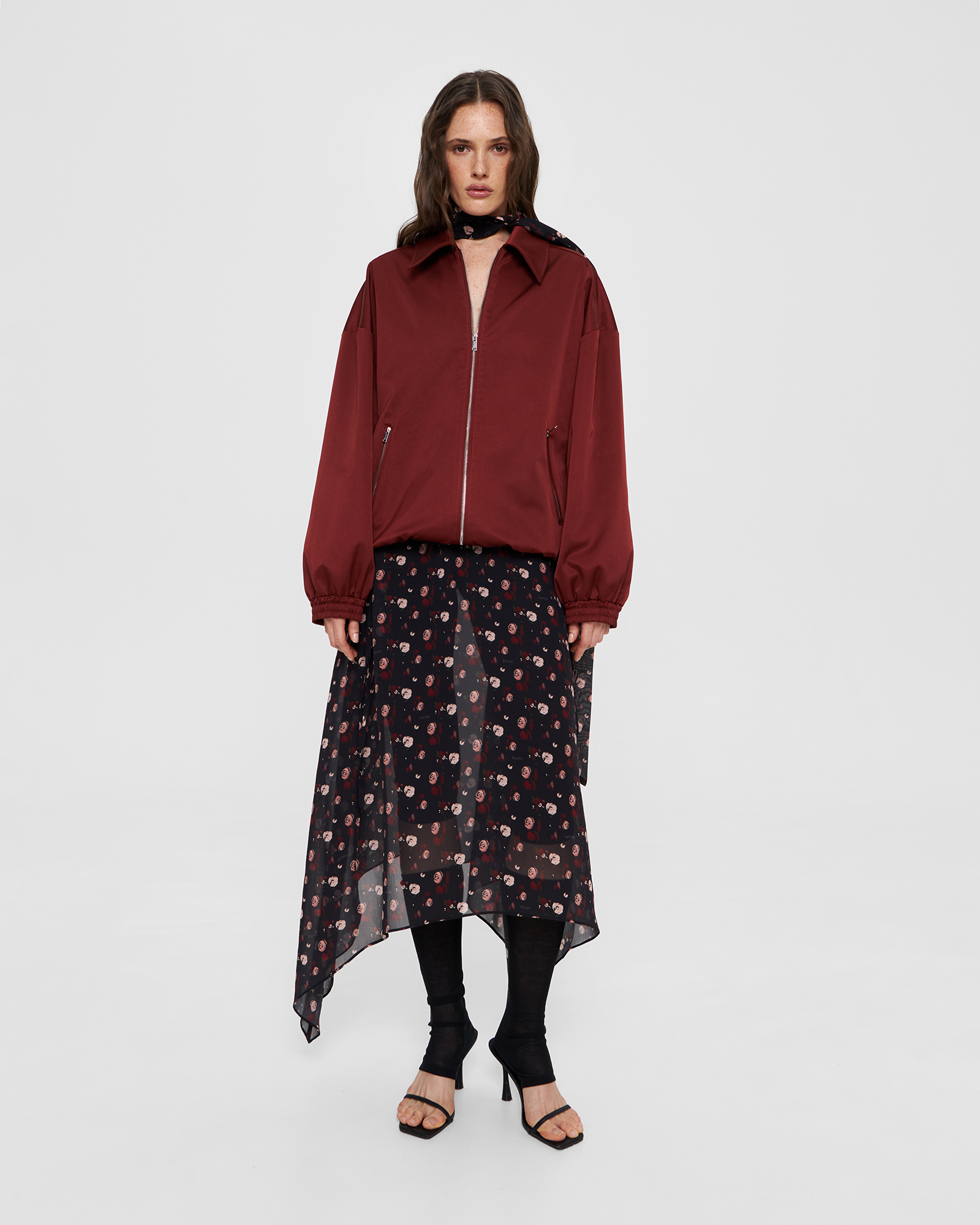 Бомбер из атласа в бордовом цвете