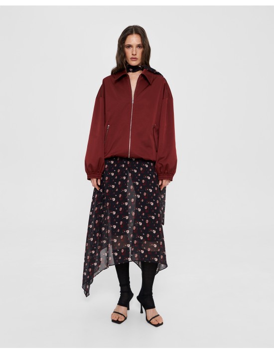 Бомбер из атласа в бордовом цвете