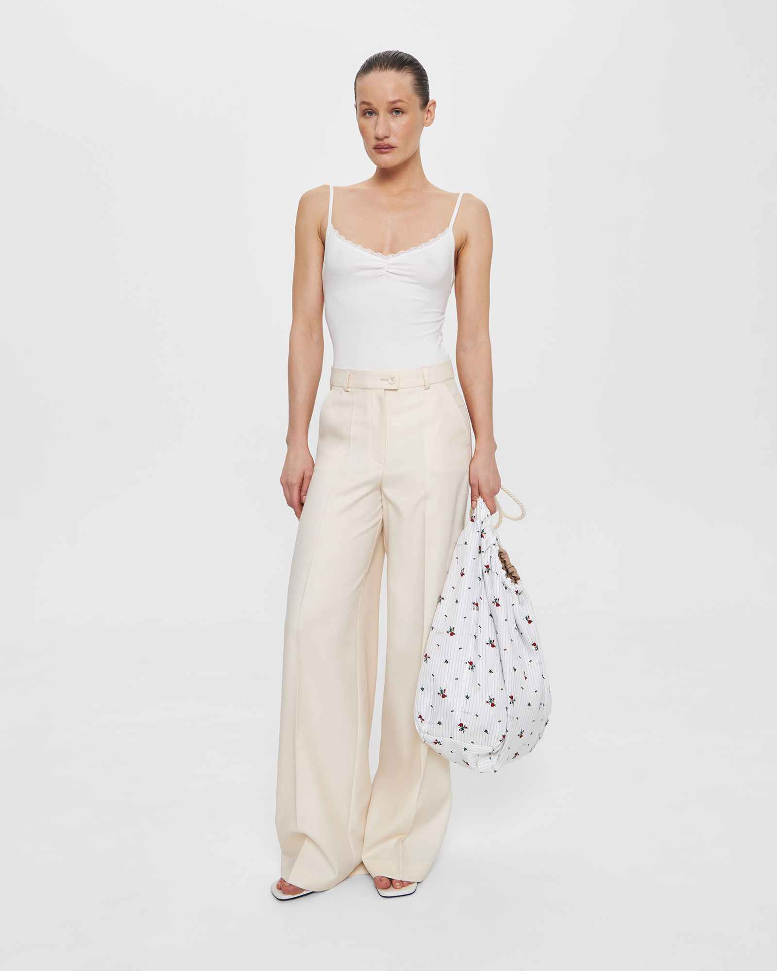 Боди в бельевом стиле в молочном цвете