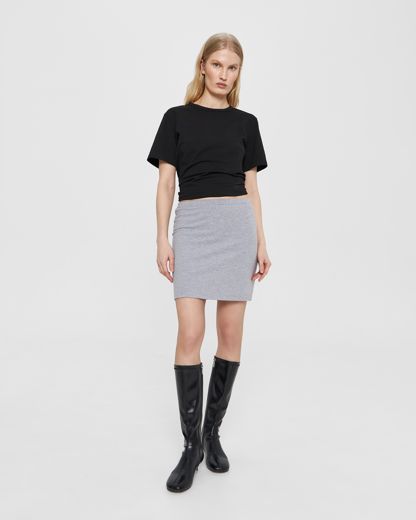 Юбка длины мини из трикотажа в цвете меланж