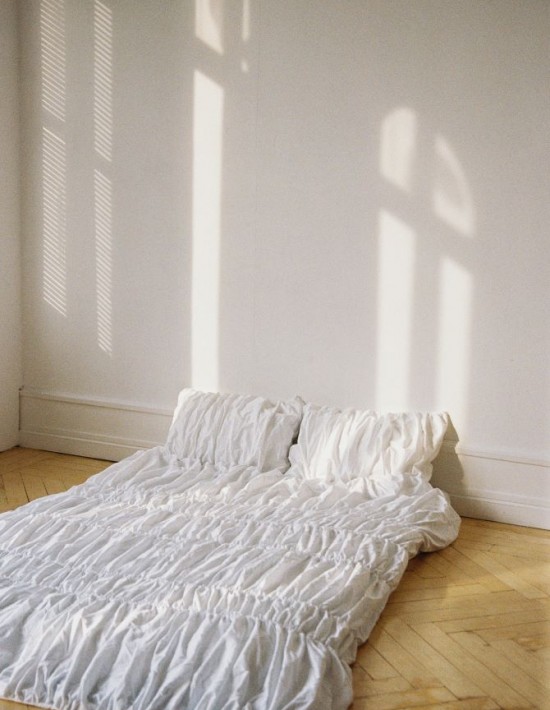Постельное белье со сборкой в цвете white