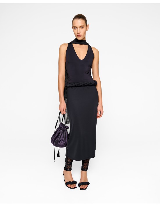 Топ с глубоким вырезом в черном цвете