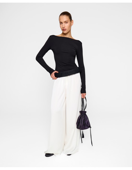 Топ с открытой спиной в черном цвете