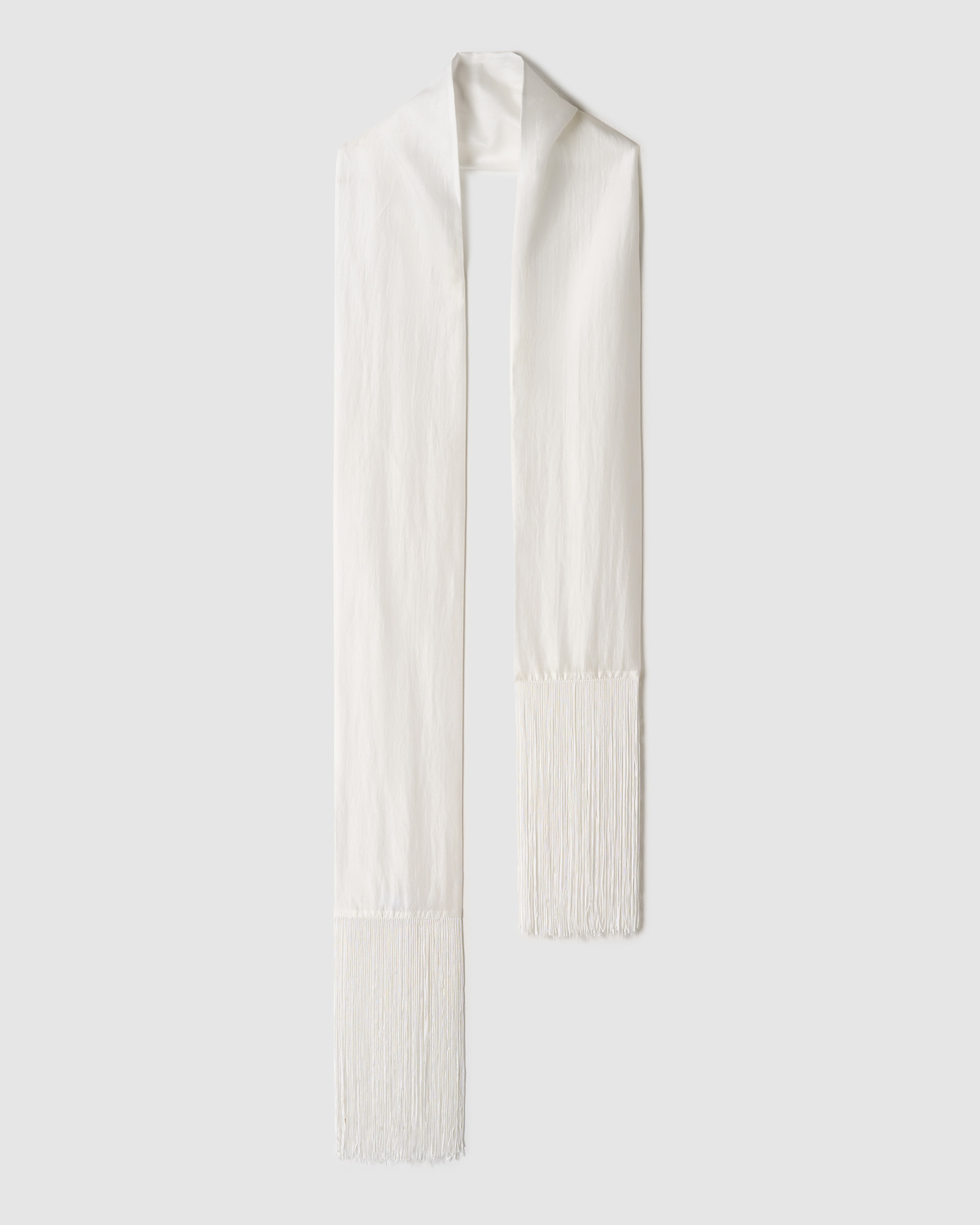Шарф с бахромой в молочном цвете