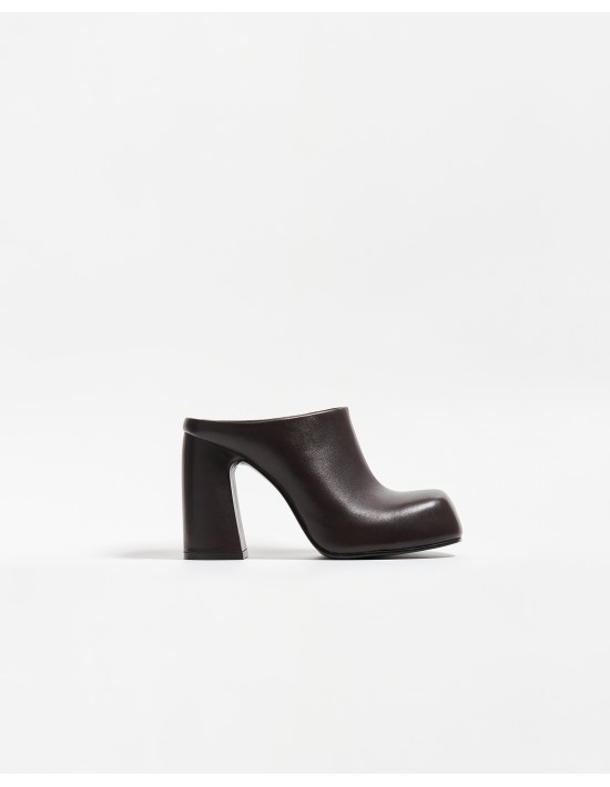 Клоги на платформе из кожи в шоколадном цвете