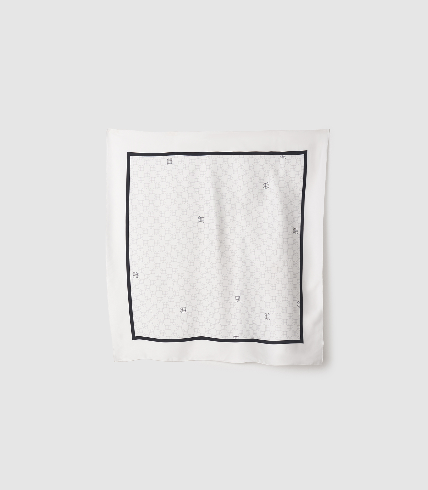 Платок ECLATA monogram black