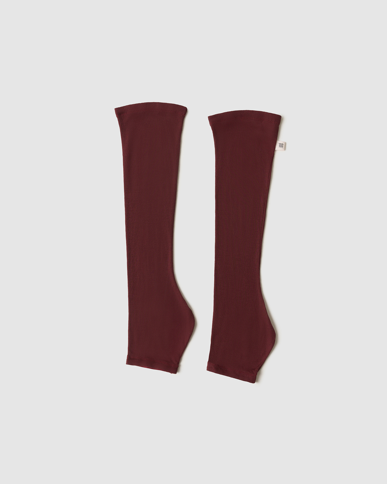 Носочки в бордовом цвете