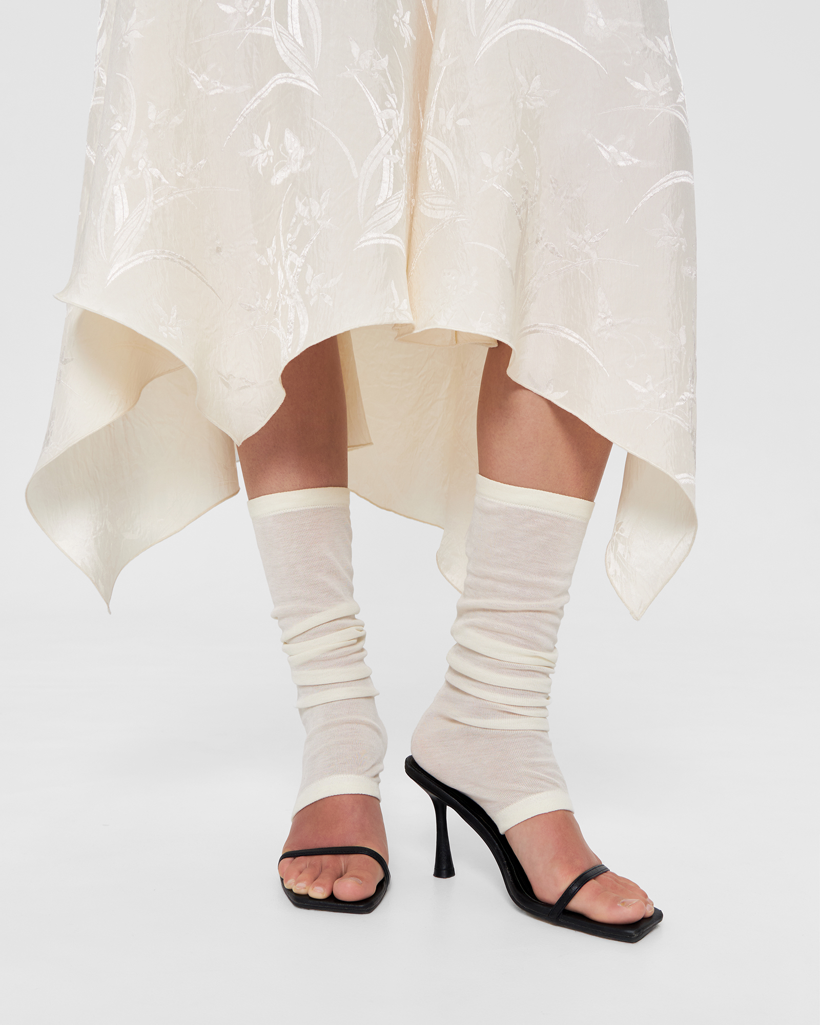 Носочки в молочном цвете