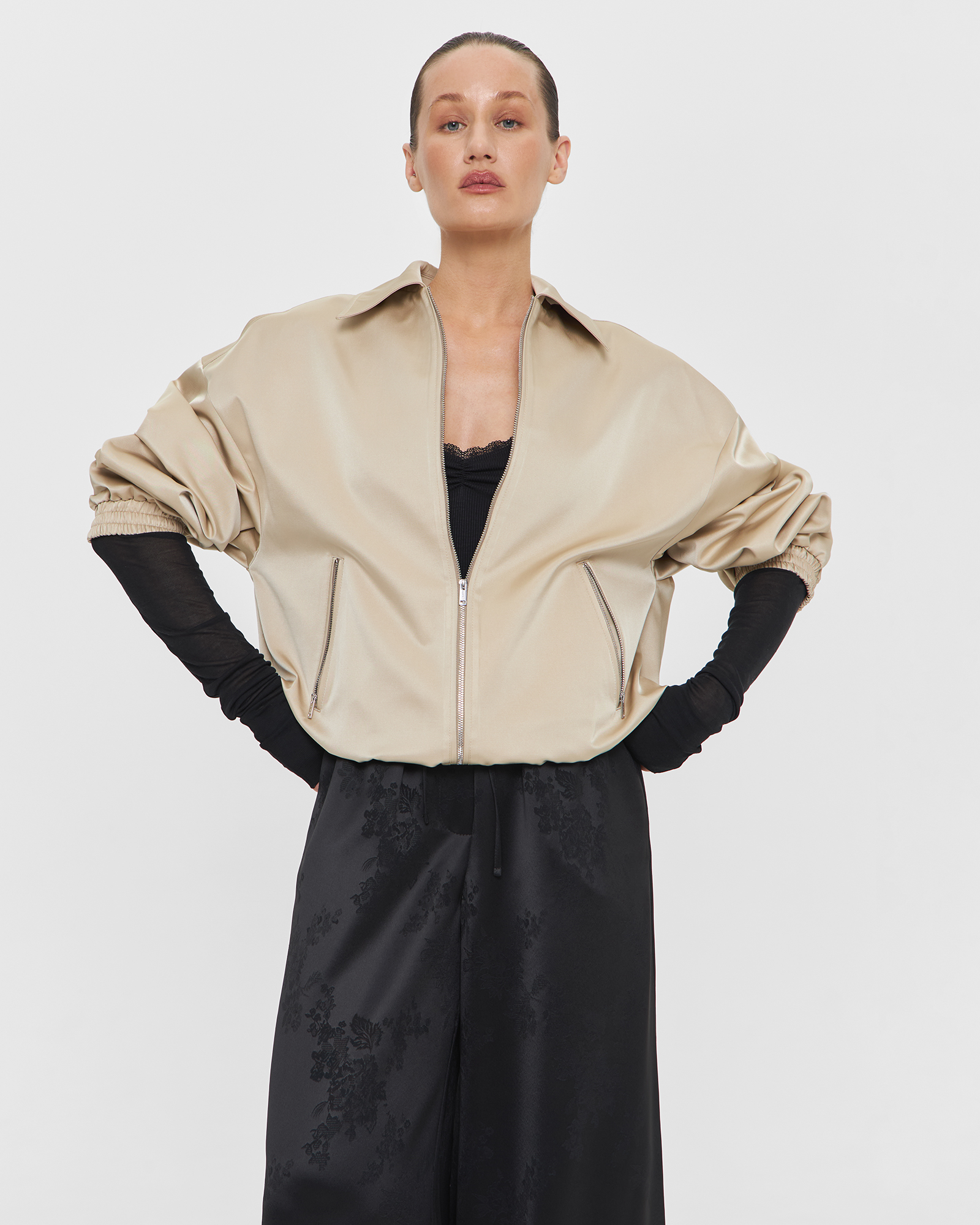 Манжеты из тонкого трикотажа в черном цвете