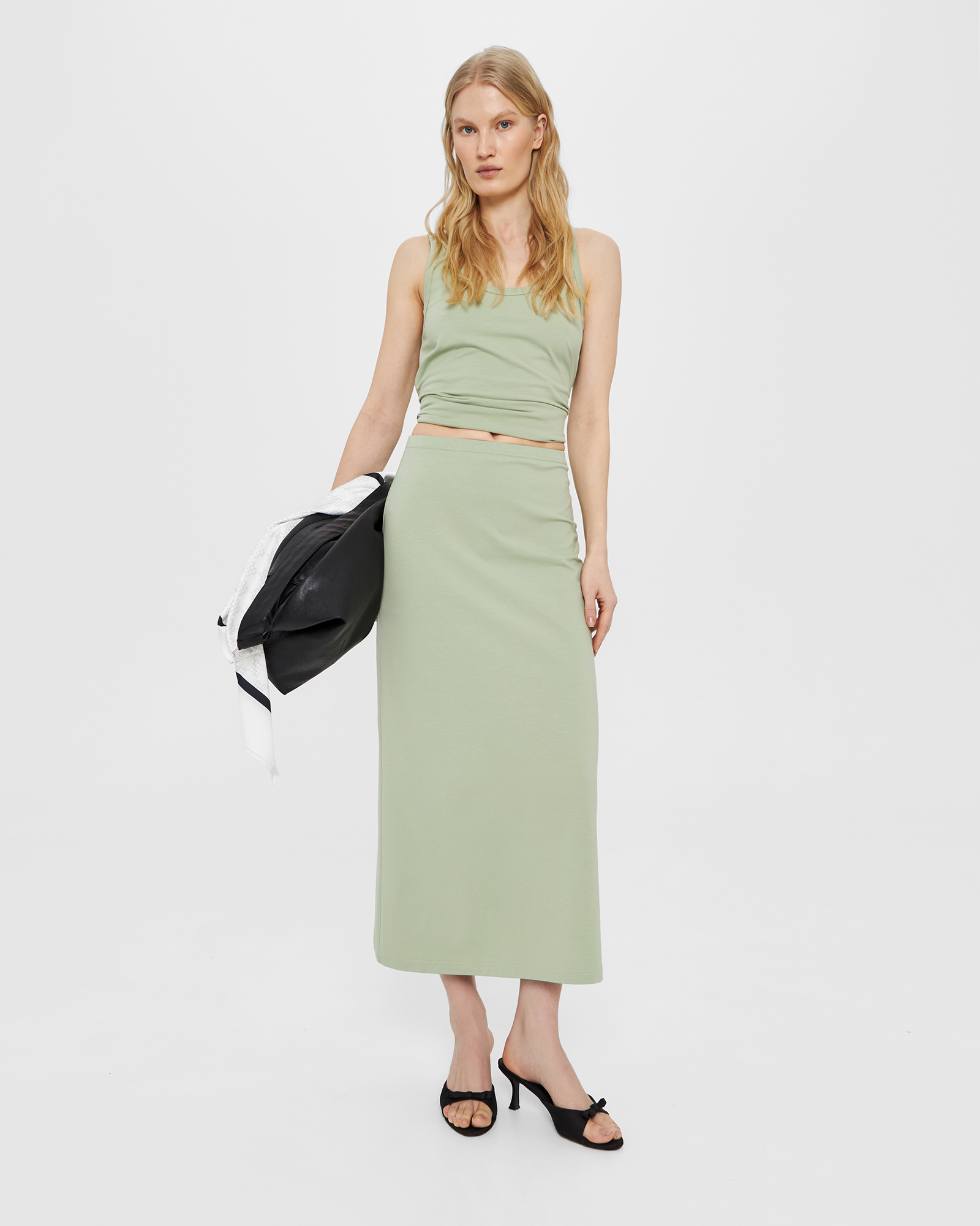 Прямая юбка на резинке в оливковом цвете