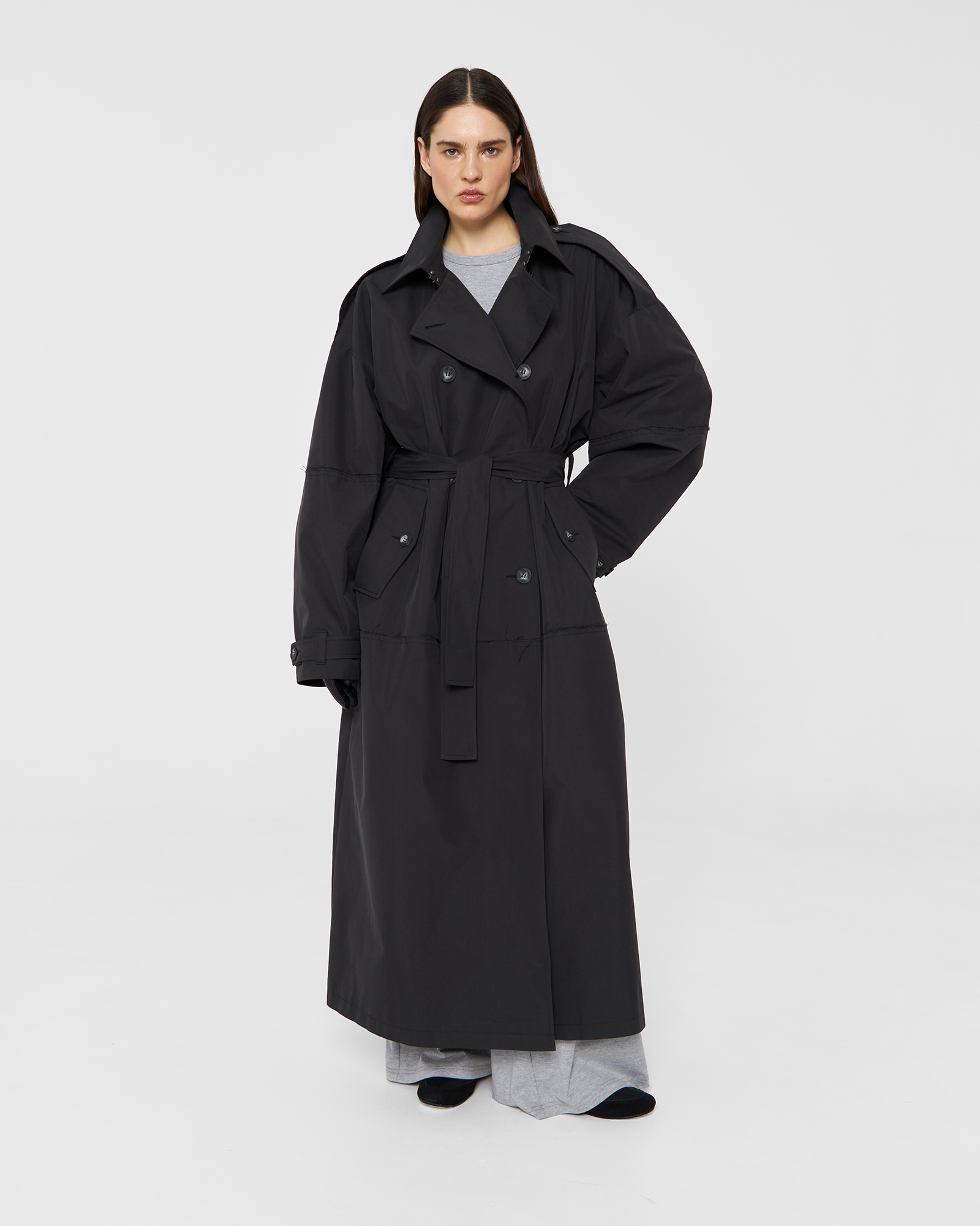 Тренч длины макси в чёрном цвете 123333