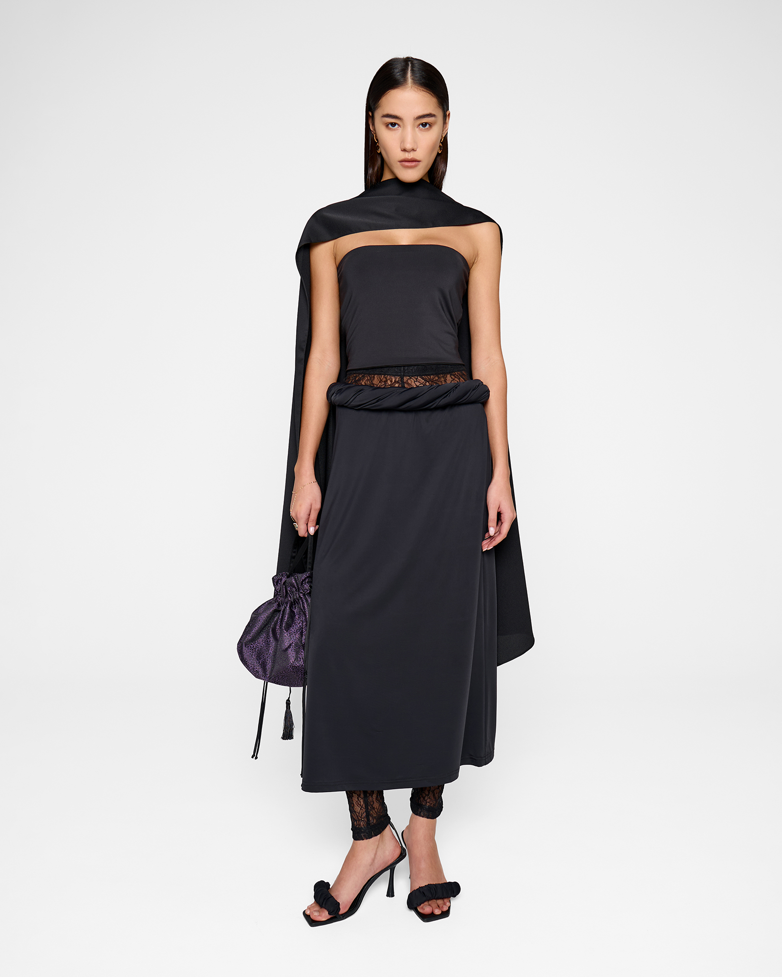 Юбка со жгутом в черном цвете 123333