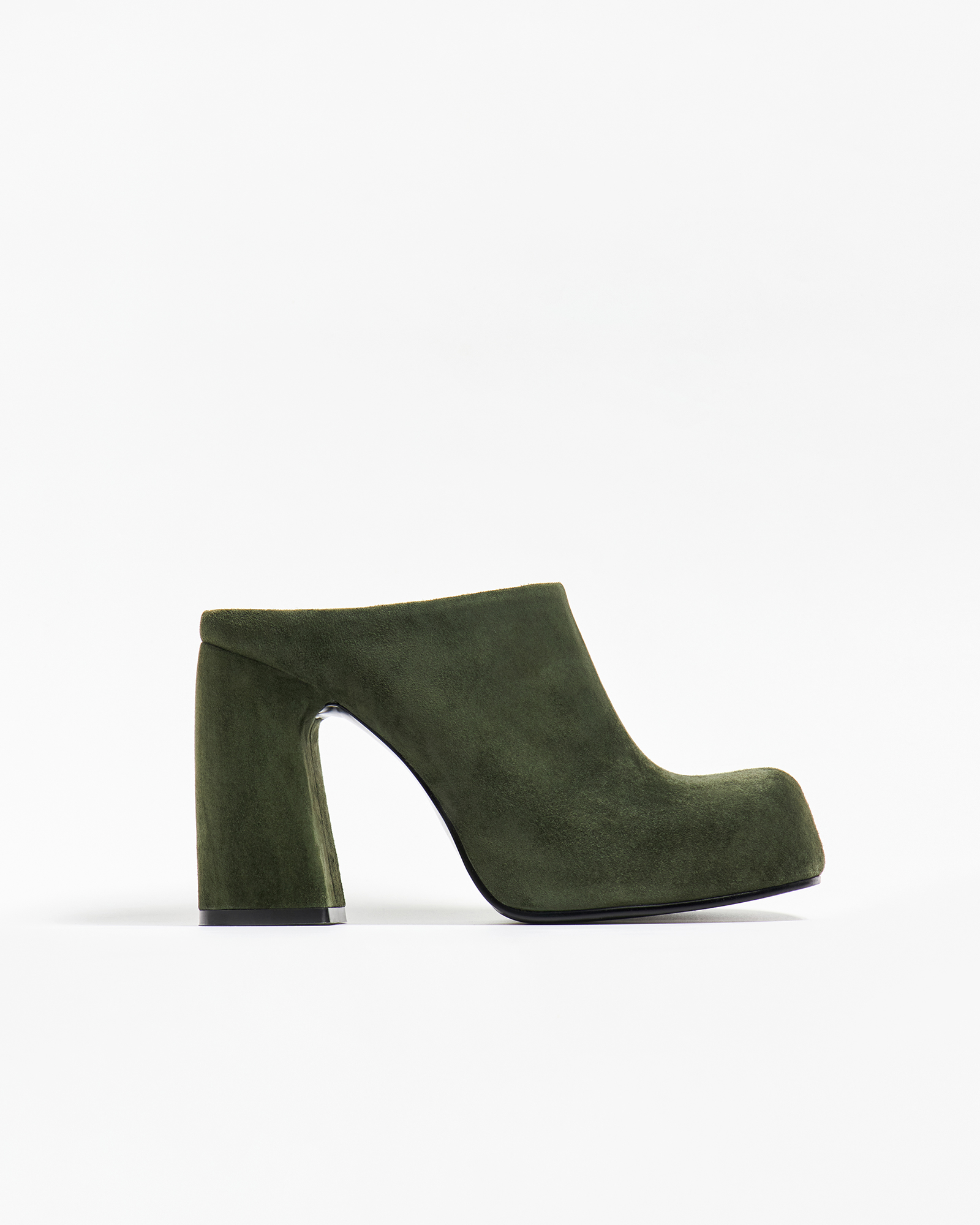 Клоги на платформе из замши в зелёном цвете